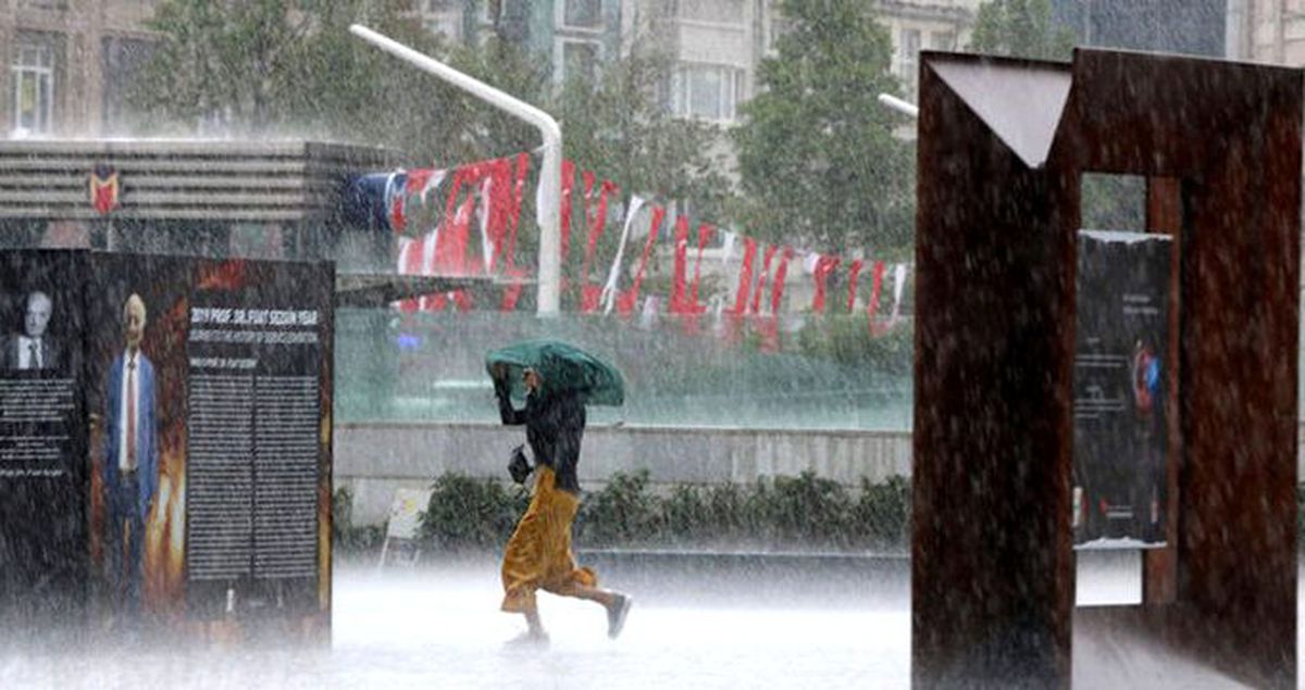 İstanbul'u teslim alan şiddetli yağmur ne zaman bitecek?