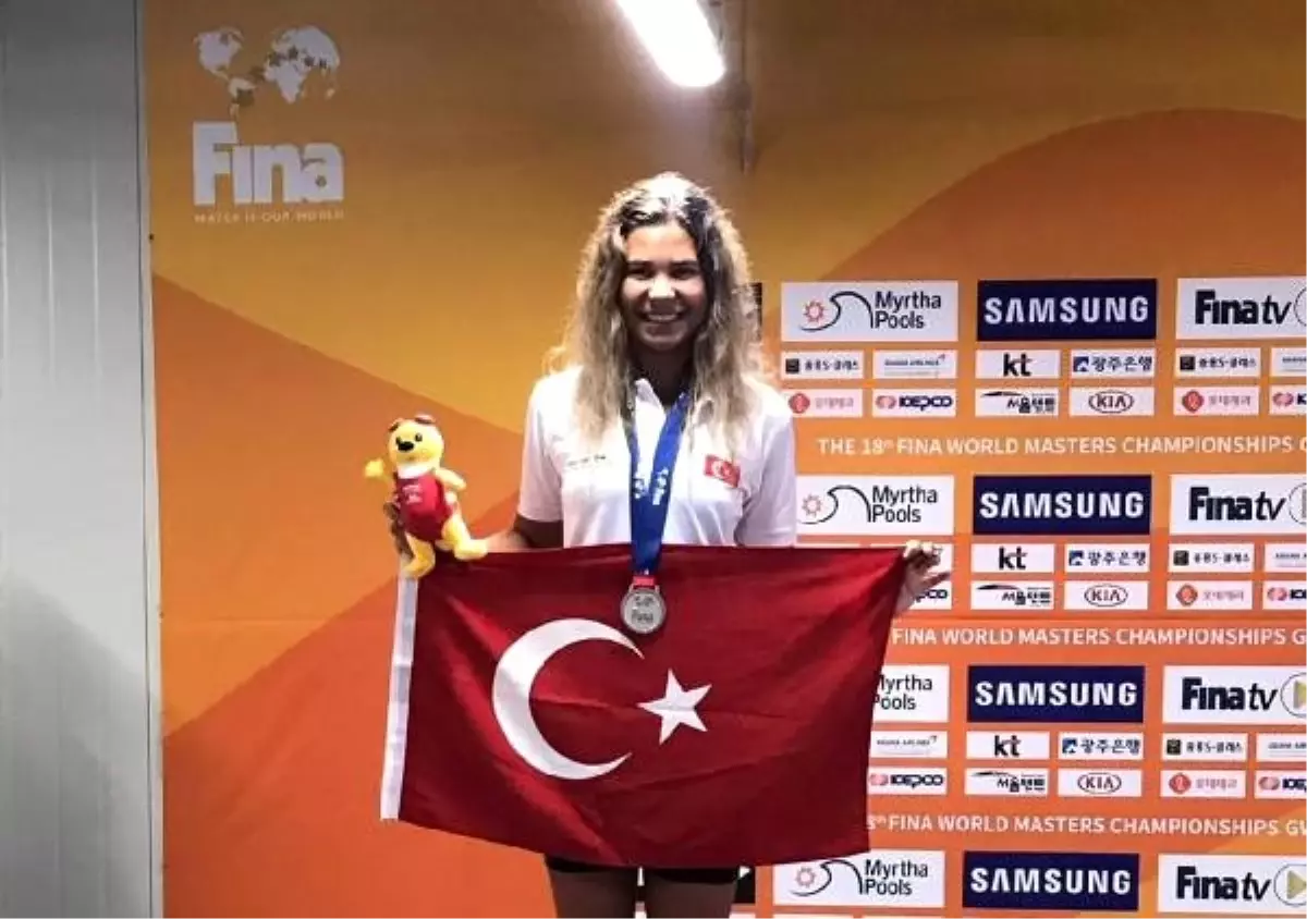 Milli yüzücü İpek Yalkı dünya ikincisi oldu