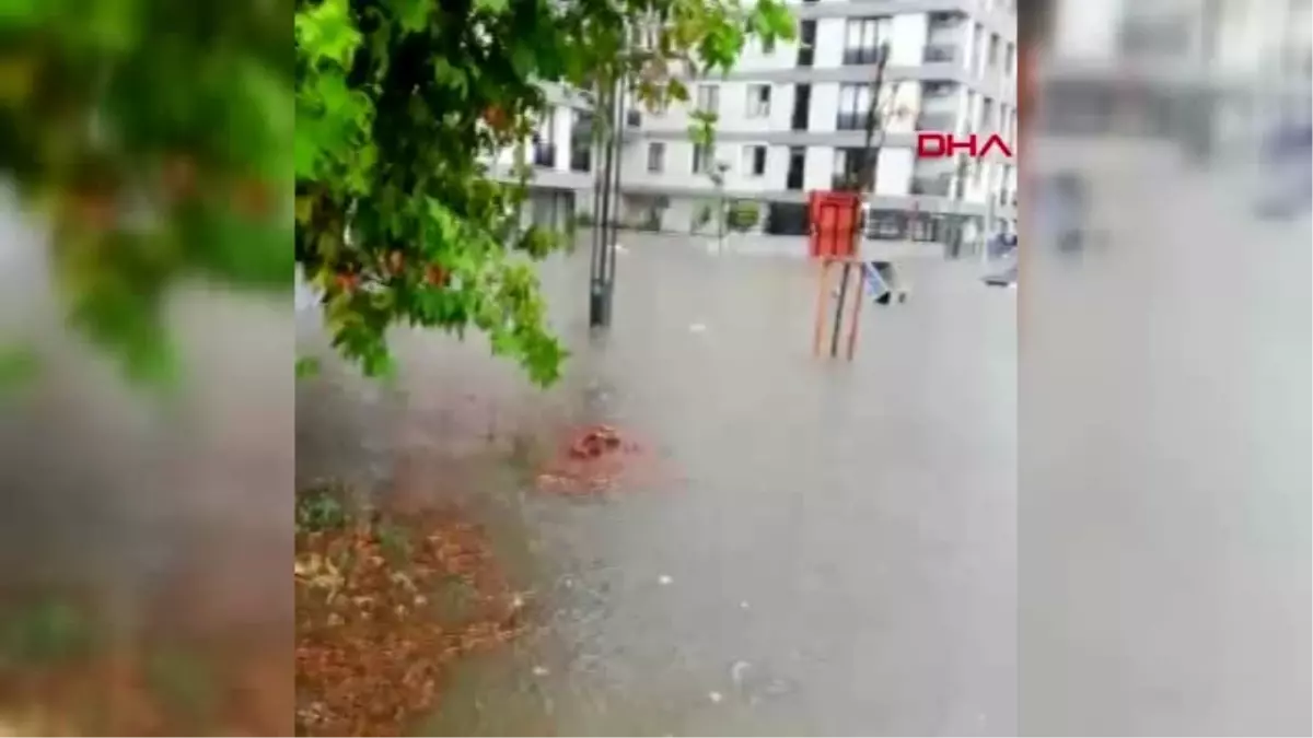 OTOPARK'TA ARAÇLAR MAHSUR KALDI