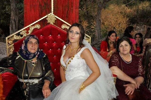Amerikalı Zabrian ile Çukurcalı Ramazan dünyaevine girdi