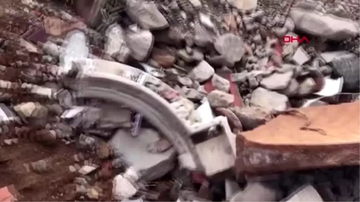 BURSA İznik'te tarihi eser molozların arasında bulundu