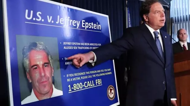 Çocuk istismarıyla suçlanan ABD'li milyarder Epstein'ın otopsi raporunda intihar ettiği kesinleşti Çocuk istismarıyla suçlanan ABD'li milyarder Epstein'ın otopsi raporunda intihar ettiği kesinleşti