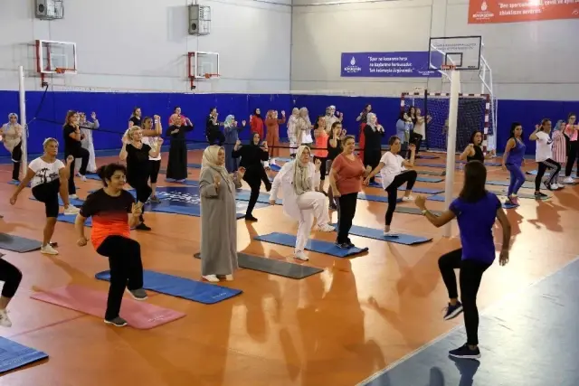 Eyüpsultanlı kadınlar, pilates ve zumba yaparak form tutuyor Eyüpsultanlı kadınlar, pilates ve zumba yaparak form tutuyor