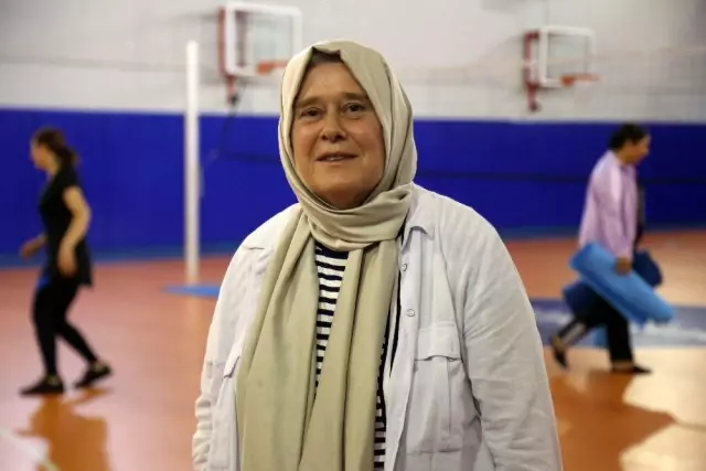 Eyüpsultanlı kadınlar, pilates ve zumba yaparak form tutuyor Eyüpsultanlı kadınlar, pilates ve zumba yaparak form tutuyor