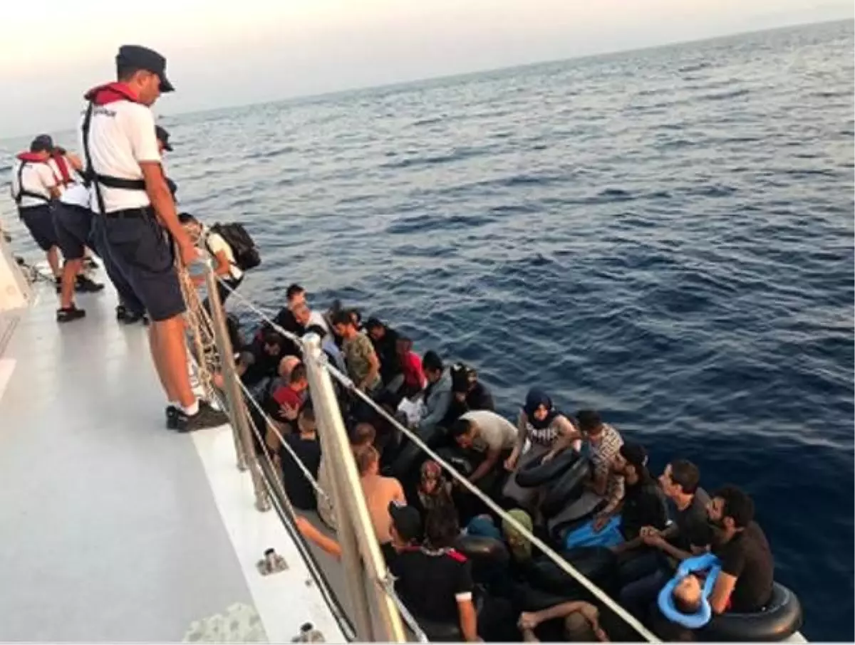 Kuşadası'nda denizde toplam 56 kaçak göçmen yakalandı