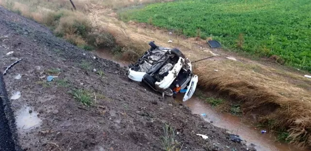 Otomobil şarampole devrildi: 4 yaralı