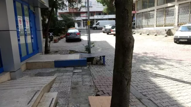 Otomobilin camını kırıp 24 bin kira çalan hırsızlar güvenlik kamerasında Otomobilin camını kırıp 24 bin kira çalan hırsızlar güvenlik kamerasında