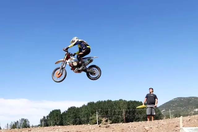 Seydikemer'de şehit Yasin Ağır anısına Süper Enduro Yarışı yapıldı Seydikemer'de şehit Yasin Ağır anısına Süper Enduro Yarışı yapıldı