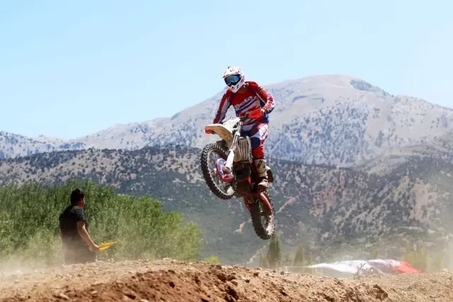 Seydikemer'de şehit Yasin Ağır anısına Süper Enduro Yarışı yapıldı Seydikemer'de şehit Yasin Ağır anısına Süper Enduro Yarışı yapıldı
