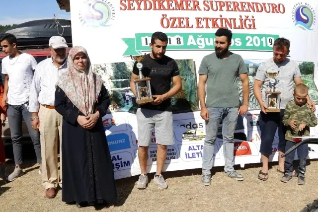 Seydikemer'de şehit Yasin Ağır anısına Süper Enduro Yarışı yapıldı Seydikemer'de şehit Yasin Ağır anısına Süper Enduro Yarışı yapıldı