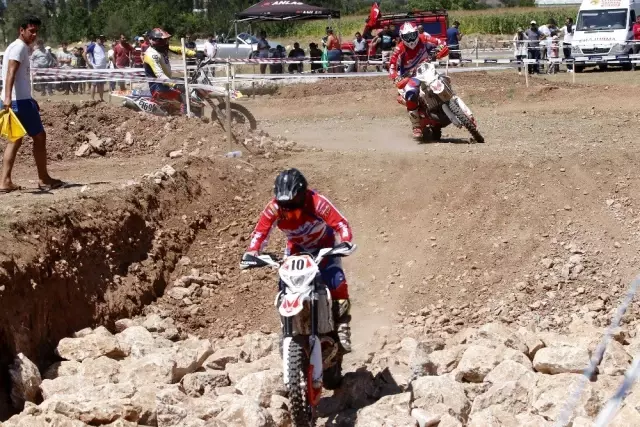 Seydikemer'de şehit Yasin Ağır anısına Süper Enduro Yarışı yapıldı Seydikemer'de şehit Yasin Ağır anısına Süper Enduro Yarışı yapıldı