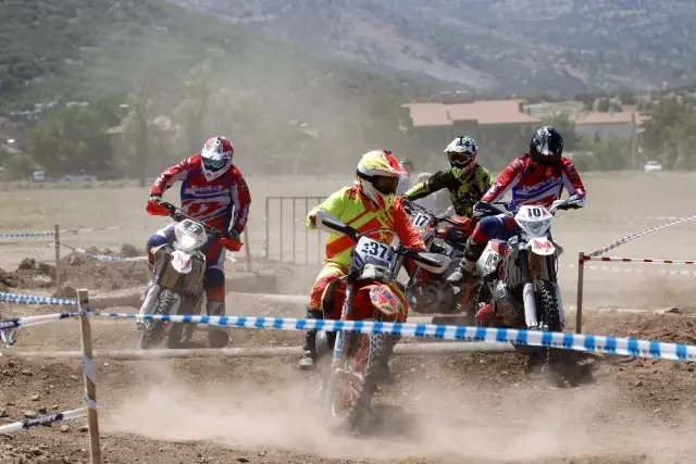 Seydikemer'de şehit Yasin Ağır anısına Süper Enduro Yarışı yapıldı Seydikemer'de şehit Yasin Ağır anısına Süper Enduro Yarışı yapıldı