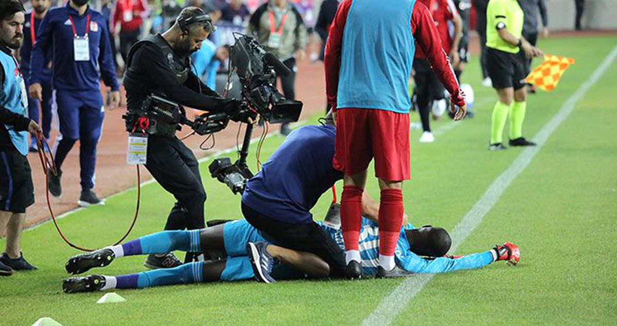 Sivasspor kalecisi Samassa taburcu edildi