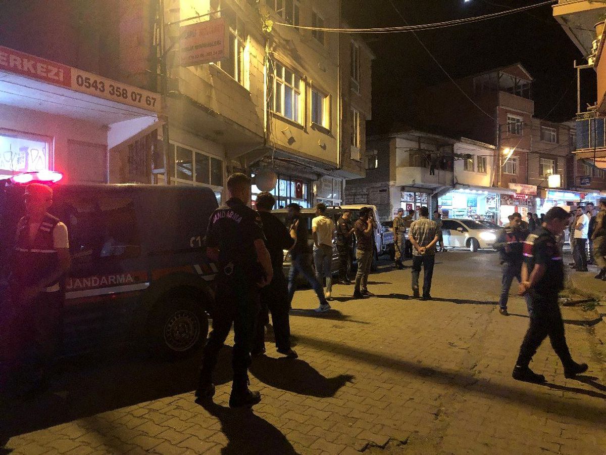 Tuvalet tartışması, 23 kişinin karıştığı taşlı sopalı kavgaya dönüştü
