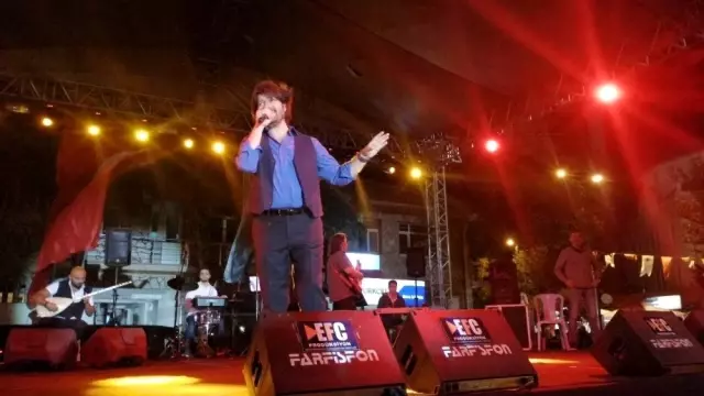 Ahmet Şafak hayranları ile Bekilli'de bir araya geldi