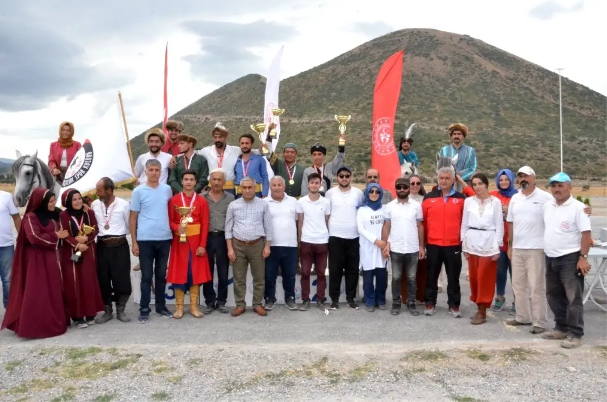 Atlı Okçuluk Erciyes Kupası yapıldı