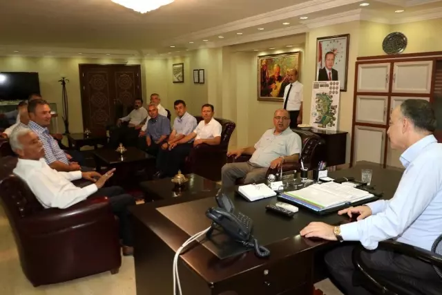 Başkan Saygılı, muhtarlarla bir araya geldi Başkan Saygılı, muhtarlarla bir araya geldi