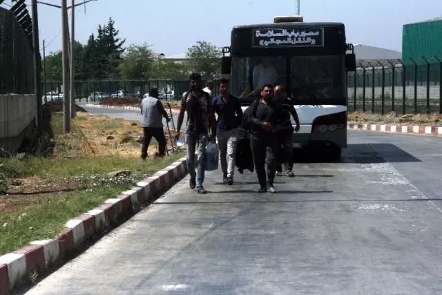 Bayramı ülkelerinde geçiren Suriyelilerin dönüşü başladı Bayramı ülkelerinde geçiren Suriyelilerin dönüşü başladı