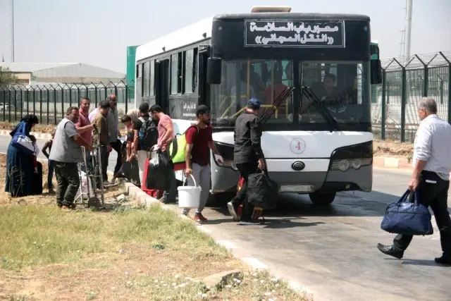 Bayramı ülkelerinde geçiren Suriyelilerin dönüşü başladı Bayramı ülkelerinde geçiren Suriyelilerin dönüşü başladı