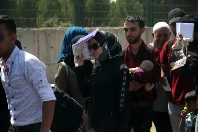 Bayramı ülkelerinde geçiren Suriyelilerin dönüşü başladı Bayramı ülkelerinde geçiren Suriyelilerin dönüşü başladı