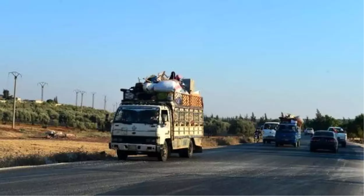 Binlerce kişi, can güvenliği için İdlib'ten kaçıyor