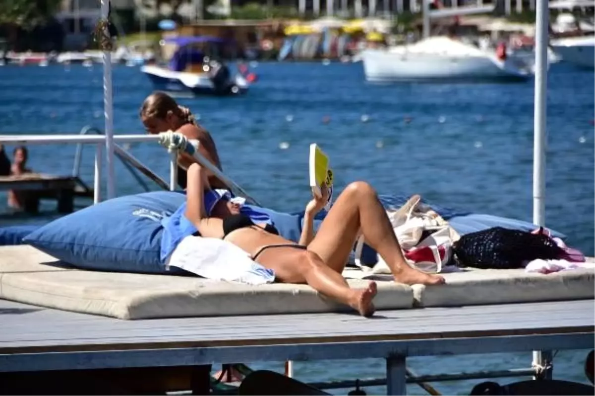 Bodrum plajları yabancı turistlere kaldı