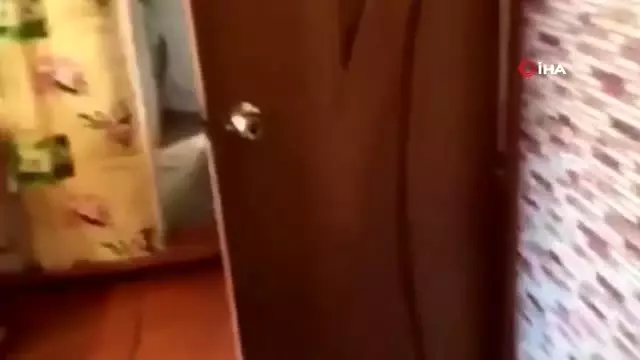 - Cinnet Getiren Rus Genç, Ailesini Baltayla Katletti- Ailesini Baltayla Öldürdükten Sonra İntihar...