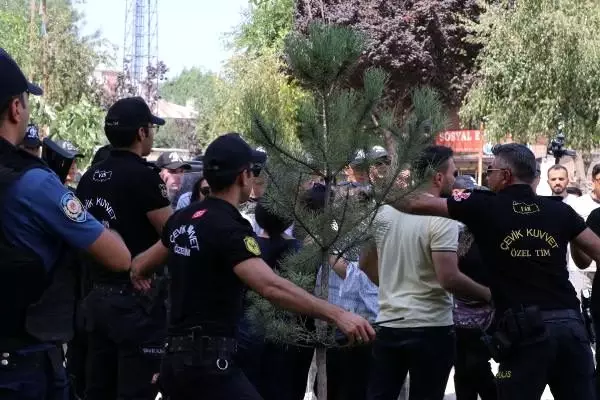 Diyarbakır, Van ve Mardin'in HDP'li Büyükşehir belediye başkanları görevden alındı (6)