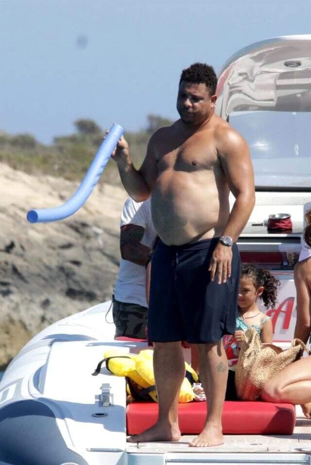 Efsane oyuncu Ronaldo'nun göbekli hali olay oldu!
