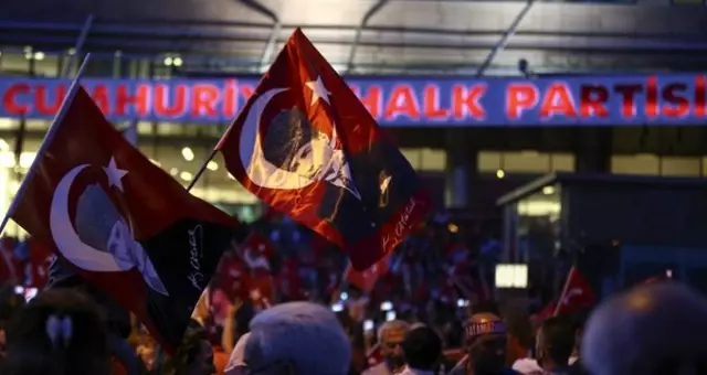 HDP'li 3 büyükşehir belediye başkanının görevden alınmasına CHP'den ilk tepki: Yazıklar olsun HDP'li 3 büyükşehir belediye başkanının görevden alınmasına CHP'den ilk tepki: Yazıklar olsun