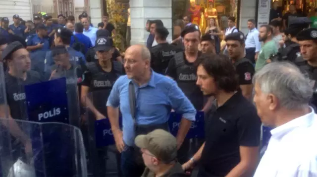 Üç belediyeye kayyum atanmasını protesto etmek isteyen HDP'lilere polis müdahale etti: 7 gözaltı