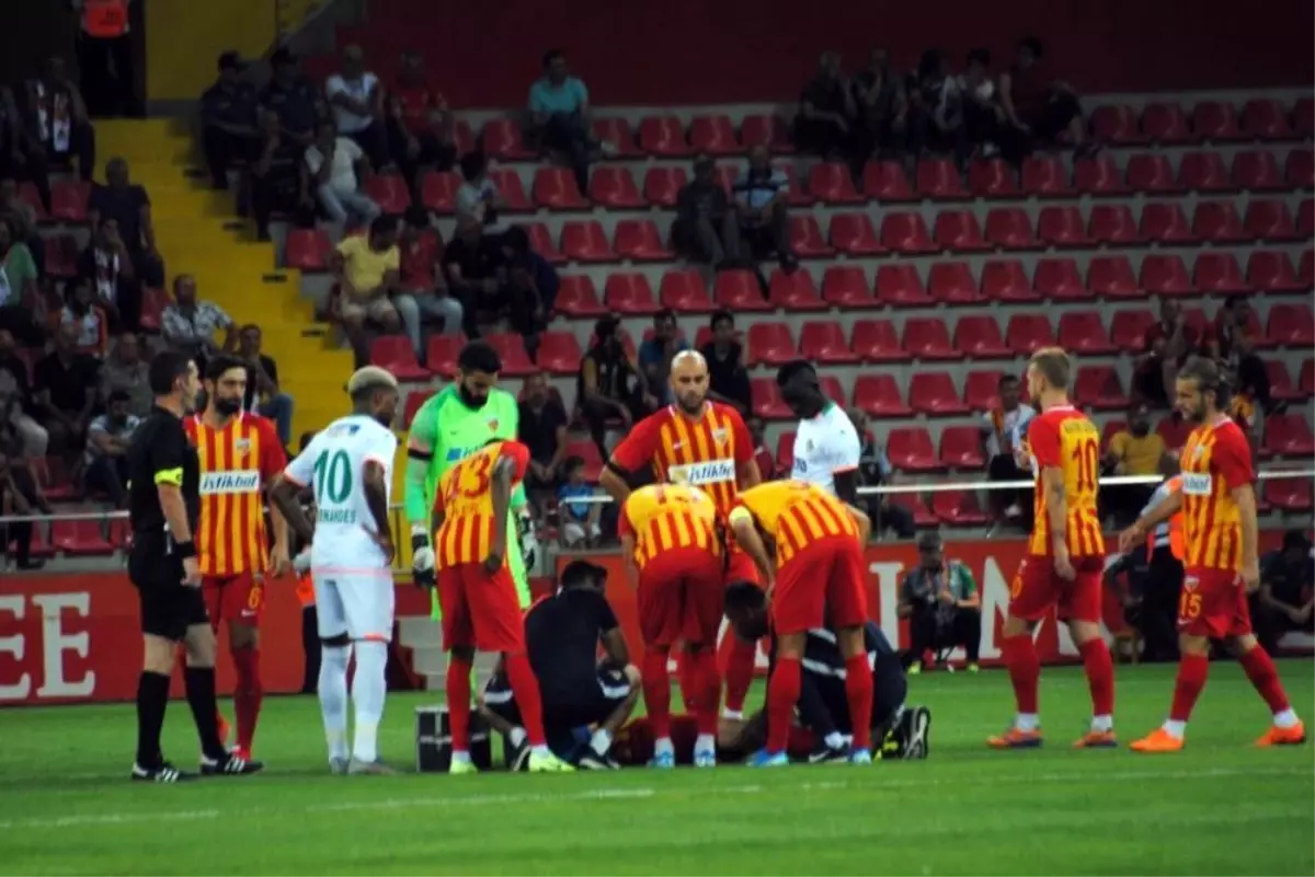 Kayserispor'da Alpay sakatlandı