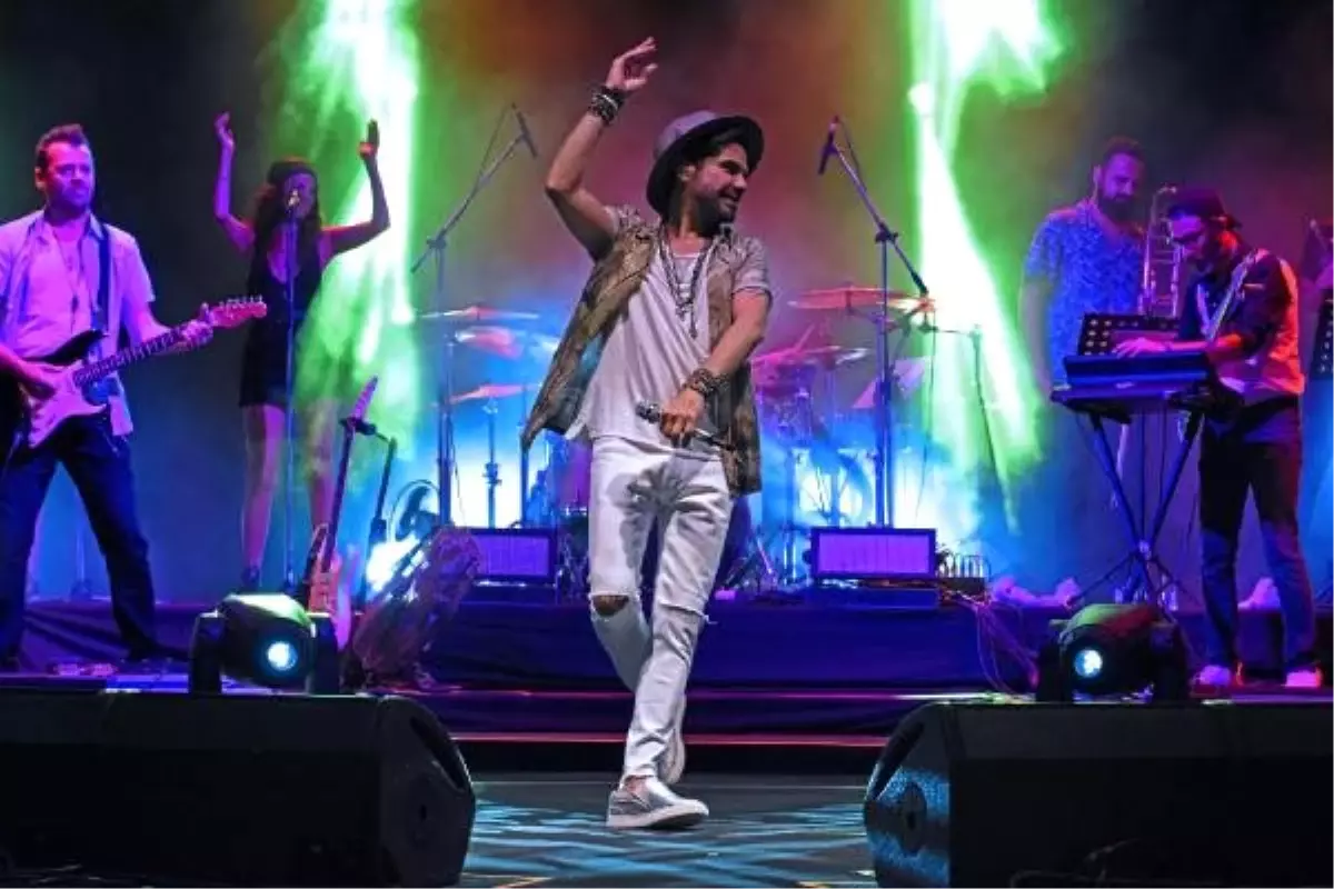 Kenan Doğulu, Bodrum'da konser verdi