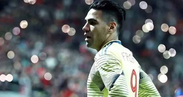Monaco, Falcao'nun yerine Kalinic'i transfer ediyor