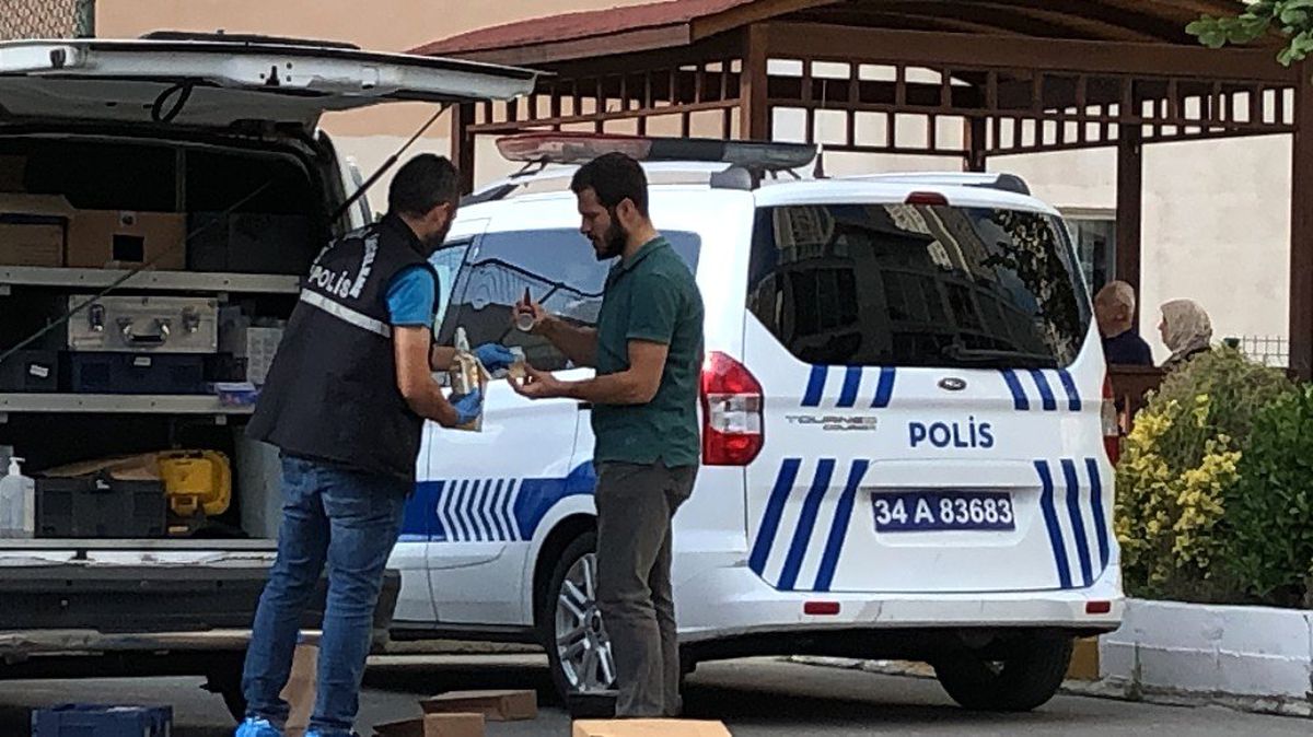 Lüks sitedeki odasında ölü bulunan kişinin sahte alkolden öldüğü tahmin ediliyor