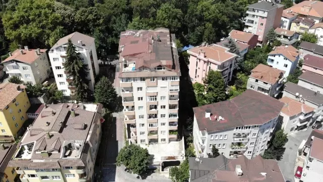 Sarıyer'de iki ana kolonu patlayan 9 katlı binanın son durumu havadan görüntülendi