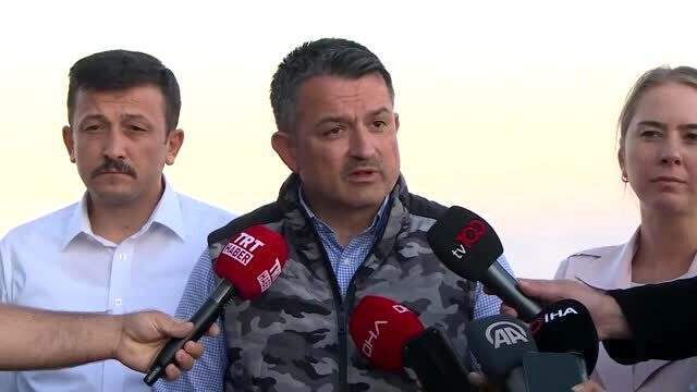Söndürülemeyen Karabağlar yangını için Bakan Pakdemirli'den açıklama