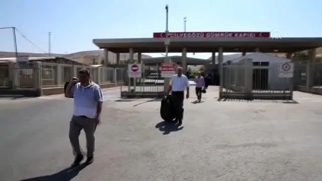 Suriyelilerin Türkiye'ye dönüşleri başladı Suriyelilerin Türkiye'ye dönüşleri başladı