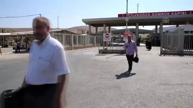 Suriyelilerin Türkiye'ye dönüşleri başladı Suriyelilerin Türkiye'ye dönüşleri başladı