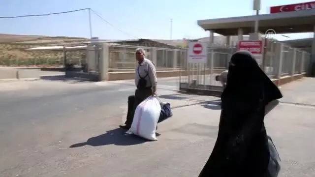 Suriyelilerin Türkiye'ye dönüşleri başladı Suriyelilerin Türkiye'ye dönüşleri başladı
