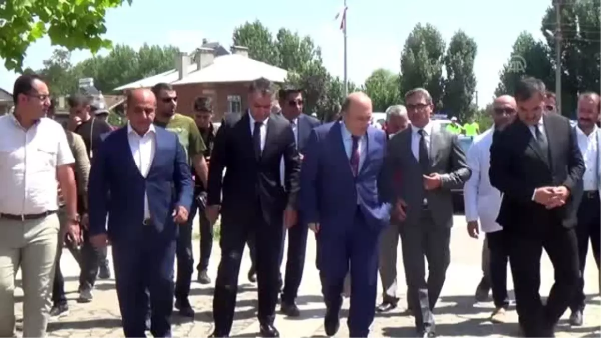 Trafik kazasında hayatını kaybeden Bakan Yardımcısı Dursun, Ahlat'ta incelemelerde bulunmuştu