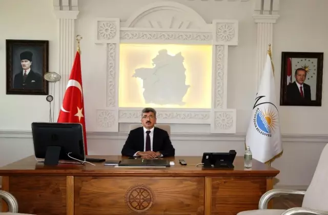 Van Valiliği: 'Atatürk portresi indirildi' iddiaları asılsızdır