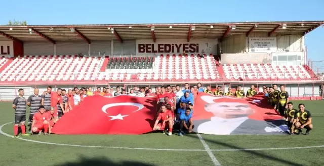 Bayraklı'da Başkanlık Futbol Turnuvası başladı