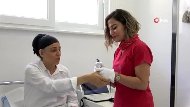 Egzamayla 22 yıldır mücadele kadın, hastalığı Antalya'da yendi