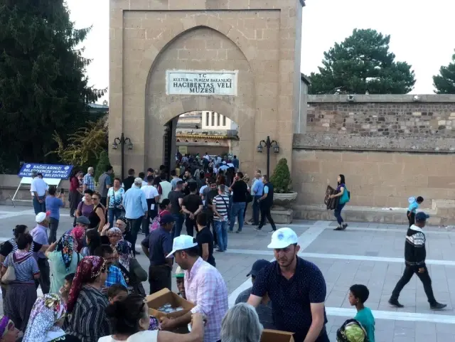 Hacı Bektaş'a Mersin'den gönül köprüsü