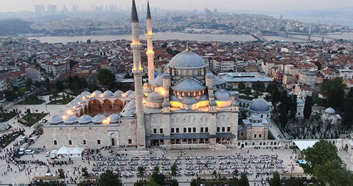 İBB'nin camilerle ilgili ihalesinin ismi değiştirildi