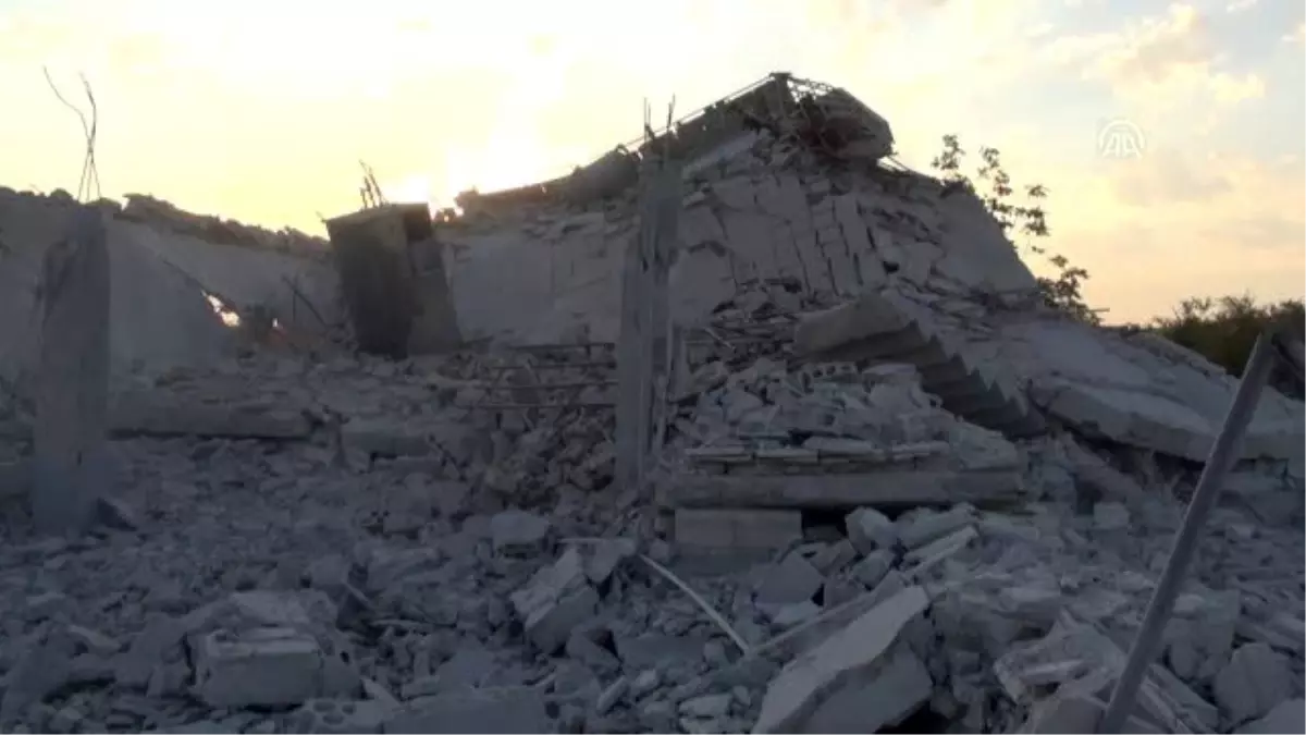 İdlib'e yoğun hava saldırıları sürüyor