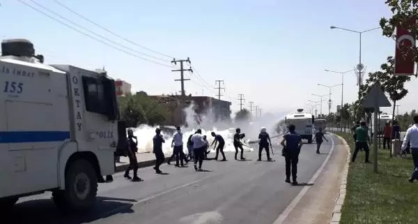 Mardin'de HDP'lilerin protesto girişimine polis engeli
