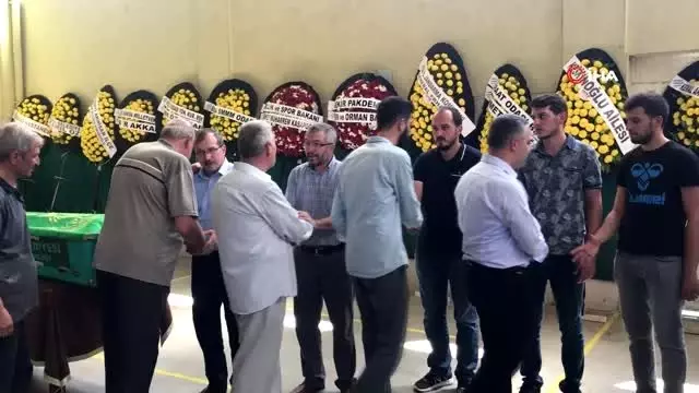 Milletvekili Aydemir'in babası son yolculuğuna uğurlandı Milletvekili Aydemir'in babası son yolculuğuna uğurlandı