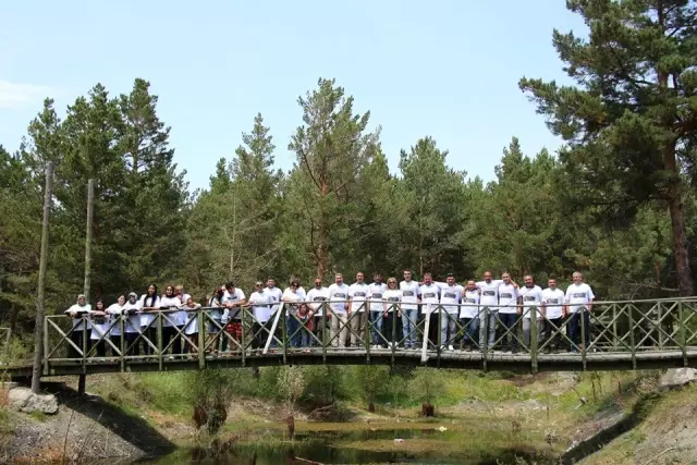 Oltu Lisesi mezunları Kütüklü Göl'de bir araya geldiler Oltu Lisesi mezunları Kütüklü Göl'de bir araya geldiler